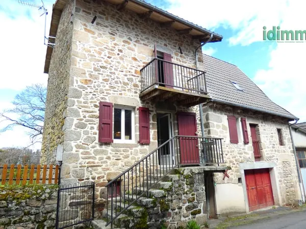 BELLE MAISON AUVERGNATE EN PIERRE