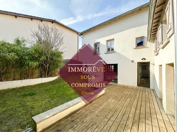 Maison de village 4 chambres + bureau 182m2 avec jardin et dépendance