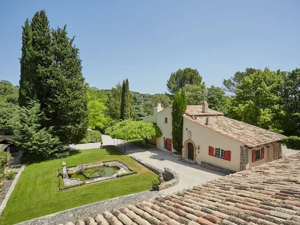 Maison 4 pièces 340 m²