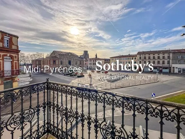 A 35 Minutes de TOULOUSE : Immeuble de 1.500 m² à vendre - Excel