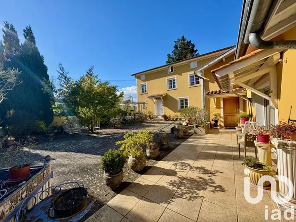 Maison 10 pièces 345 m²