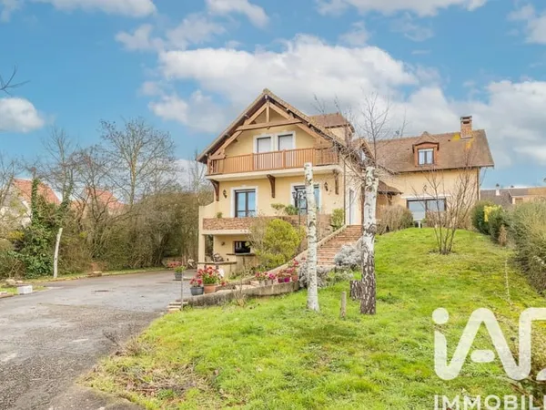 Maison 10 pièces 217 m²
