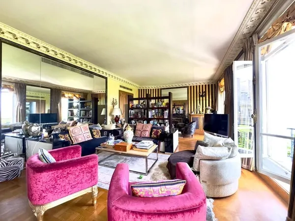 Appartement d'Exception à Louer - Paris 16, Vue Tour Eiffel