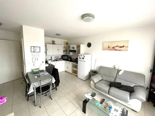 Brignoles Appartement 2 pièces 37 m² avec terrasse box et place