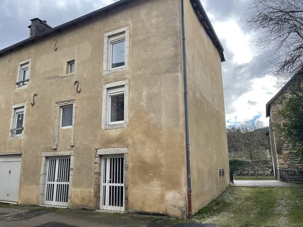 Très jolie maison située à Bertholène