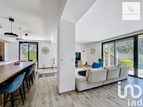 Maison 7 pièces 222 m²