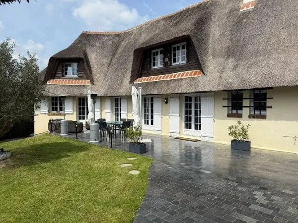 Maison 7 pièces 196 m²