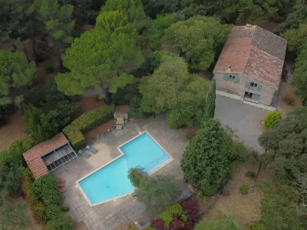 LORGUES BASTIDE DE CHARME DE 1789 DE 287 M2 SUR 2,5HA DE TERRAIN