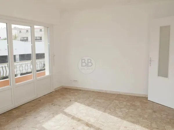 SAINT-RAPHAEL CENTRE VILLE 3 PIECES DE 53M2