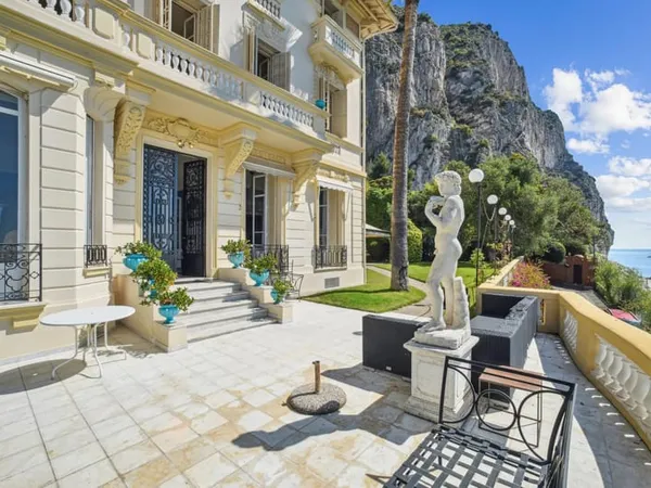 Maison 5 pièces 527 m²
