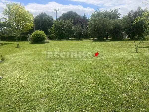 Terrain 900 m²