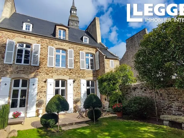 Dinan | Magnifique maison de maître | 210 m² et 778 m² de jardin sans vis-à-vis | Calme et lumineux