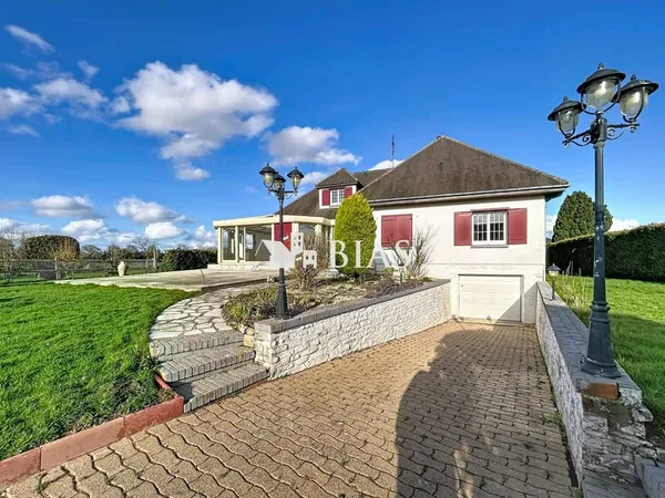 Maison 7 pièces 230 m²