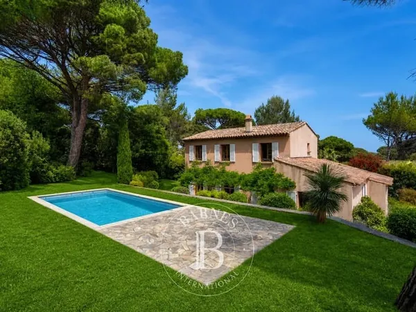 GOLFE DE SAINT TROPEZ - GASSIN - DANS UN DOMAINE PRIVÉ - MAS 4 CHAMBRES