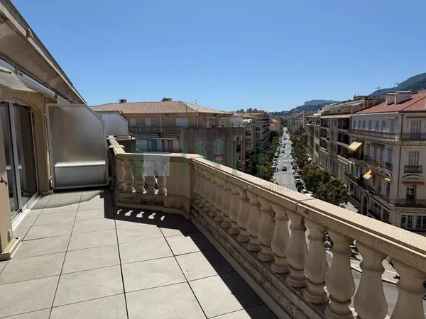 2 PIECES - MENTON- TERRASSE - DERNIER ETAGE