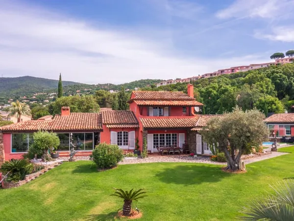Maison 5 pièces 250 m²