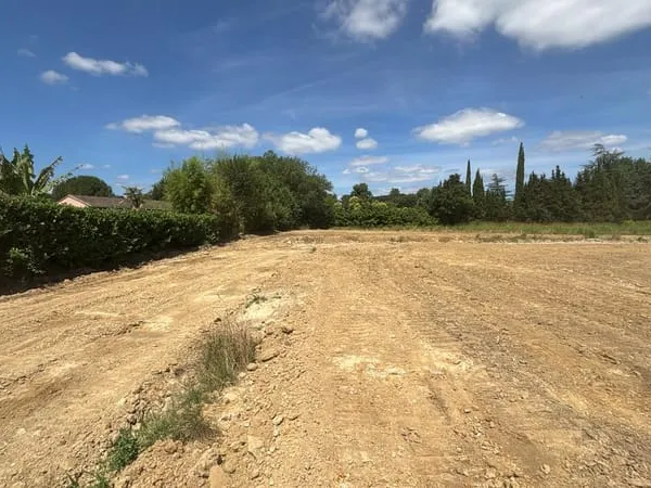 TERRAIN VIABILISE 1123 m2