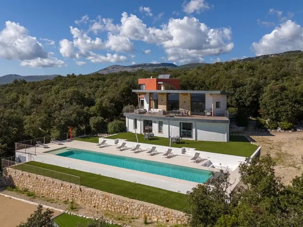 Maison 4 pièces 200 m²