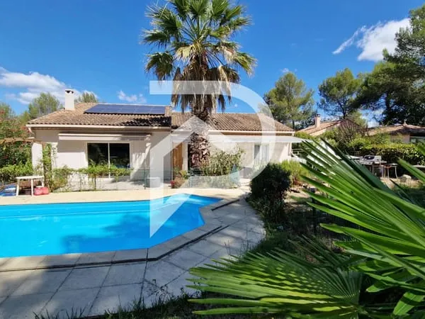 VILLA FAMILIALE