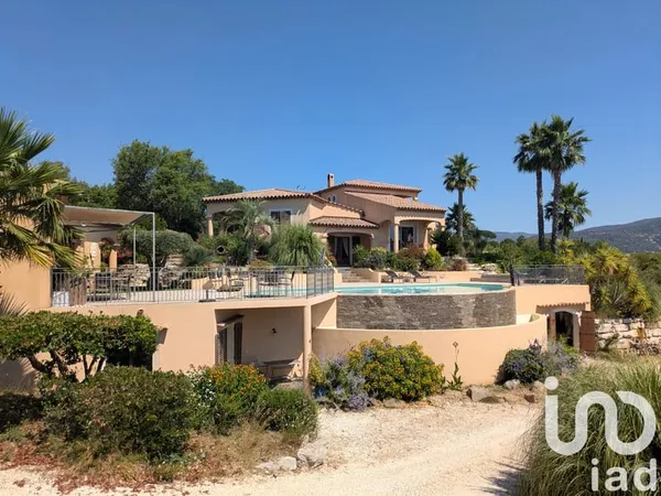 Maison 12 pièces 460 m²