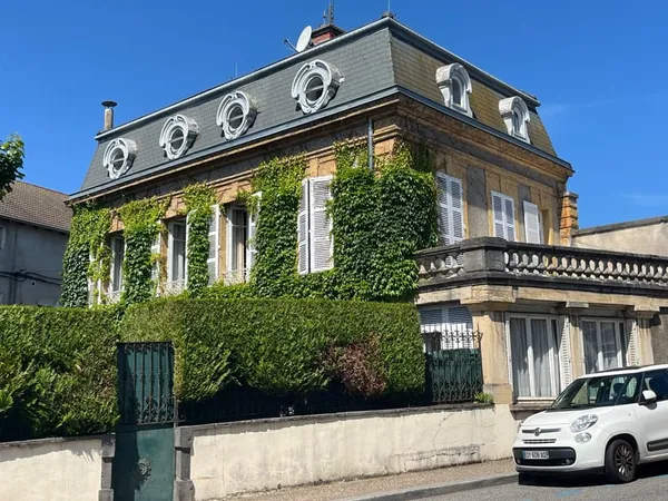 Maison 10 pièces 200 m²