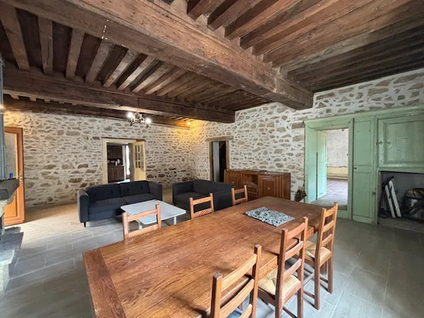 EXCLUSIVITE, Maison de ville 3 chambres, garage, jardin clos à terminer de rénover.