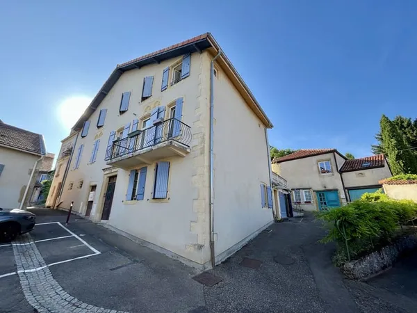 À VENDRE Appartement avec cour et cave voûtée Lessy 57160