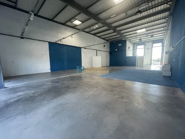 Local commercial 308 m²