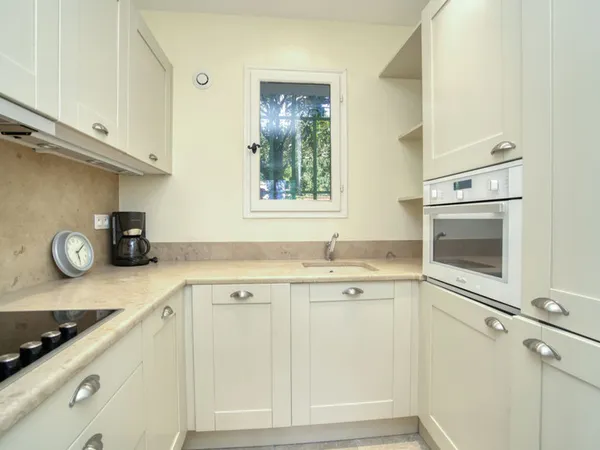 Maison 7 pièces 400 m²