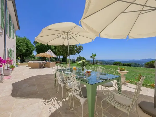 Maison 10 pièces 665 m²