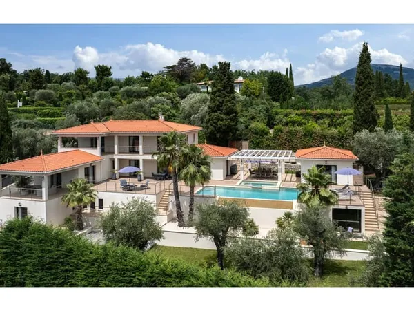 Maison 4 pièces 281 m²