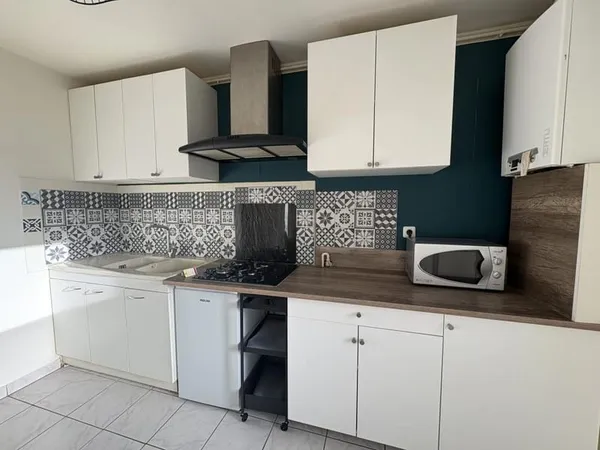 APPARTEMENT T2 MOBILIER MIS A DISPOSITION