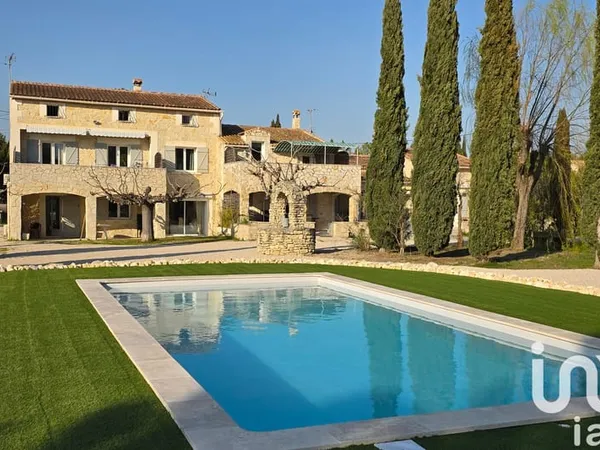 Maison 16 pièces 365 m²
