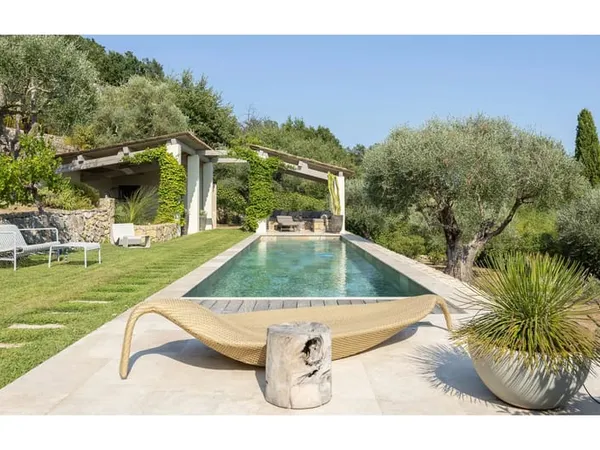 Maison 5 pièces 290 m²