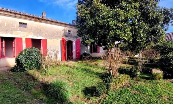 Maison 8 pièces 260 m²