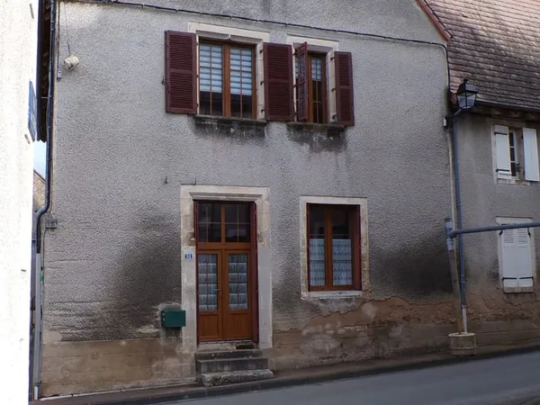 Ainay-le-Château Maison de village avec deux appartements indépendants