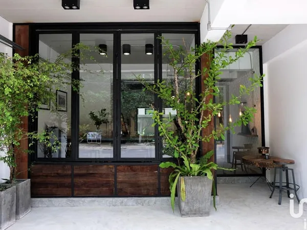 Immeuble commercial 45 m²