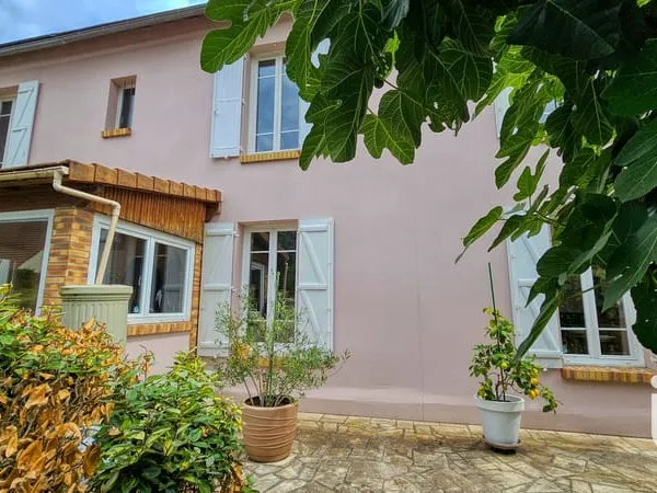 Maison 8 pièces 205 m²