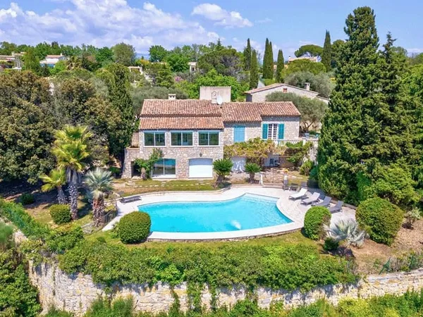 Maison 5 pièces 350 m²