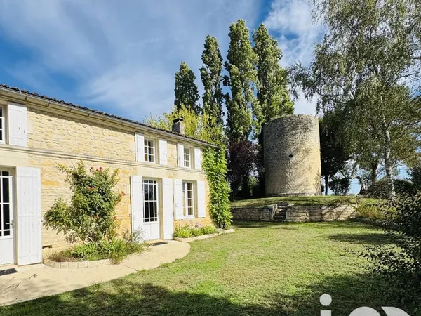 Maison 7 pièces 318 m²