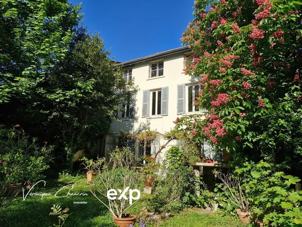Maison 7 pièces 197 m²