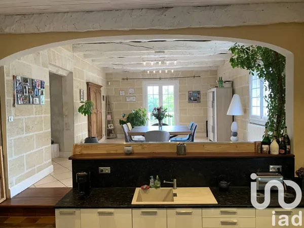Maison 8 pièces 260 m²