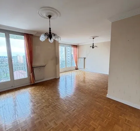 EXCLUSIVITE SAINT ETIENNE MONTPLAISIR RUE DE LA RICHELANDIERE F5+CUISINE +CAVE +GARAGE