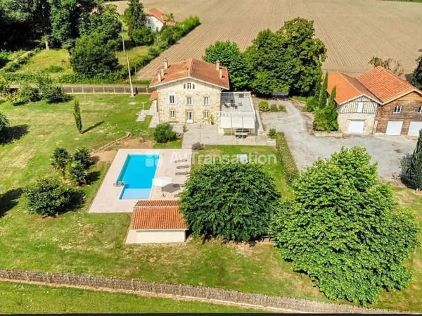 Maison 14 pièces 480 m²