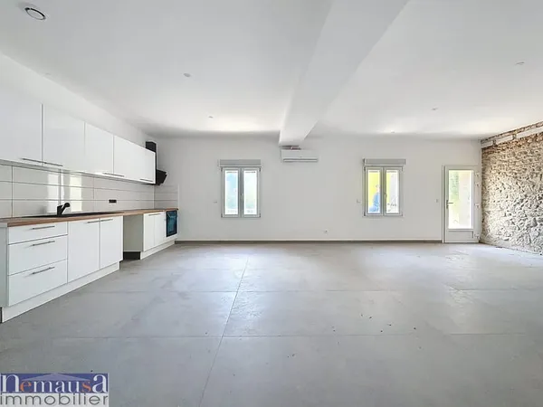 Nîmes, Superbe appartement de 104 m2 - 2 stationnement - rénové