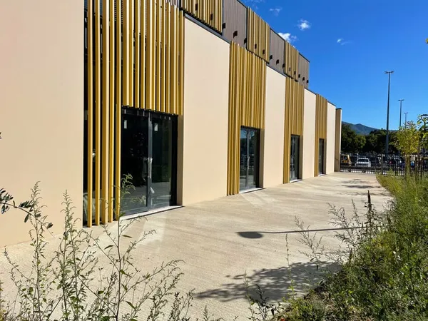 LOCATION LOCAL COMMERCIAL NEUF 550 m2 AUBAGNE