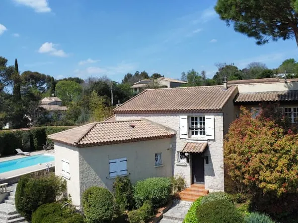 Maison 10 pièces 205 m²