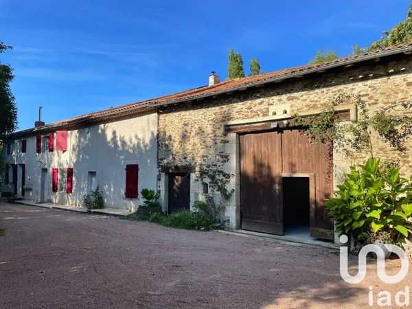 Maison 7 pièces 230 m²