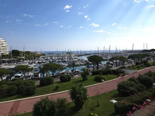 EXCLU .3 PIECES 78M² .VUE PANORAMIQUE PORT ET MER