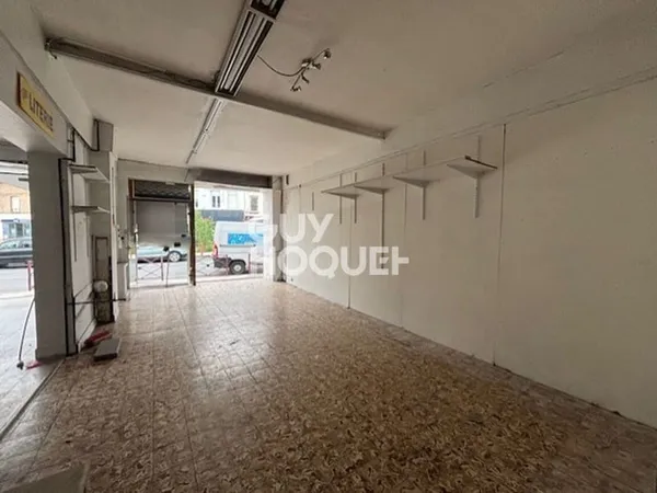 Local commercial 240 m²